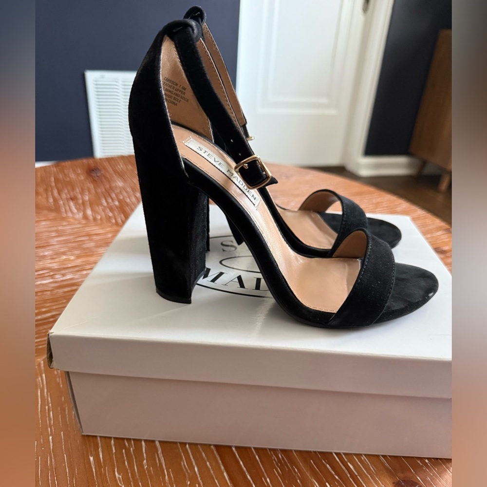 Steve Madden Carrson Ankle Strap Sandal! Great condition!